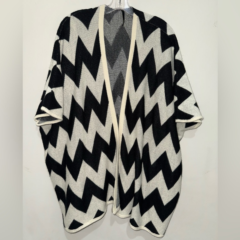 Primo southwestern chevron 1/2 sleeve tunic cardigan sweater